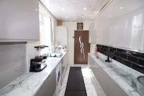 14 Grantham Road, Luton, LU4 8JX