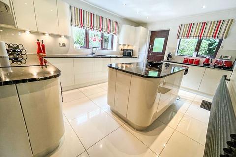 4 bedroom detached house for sale, The Fairways, Whitefield