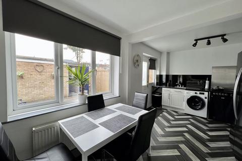 3 bedroom end of terrace house for sale, Aldwych Drive, North Shields