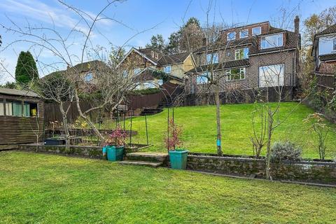 3 Bankside, South Croydon, CR2 7BL
