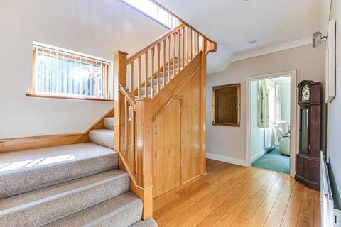 3 Bankside, South Croydon, CR2 7BL