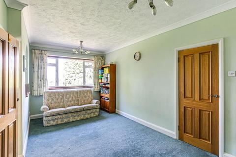 3 Bankside, South Croydon, CR2 7BL