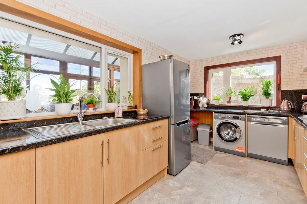 Hall Street, Kettlebridge, Cupar, KY15 4 bed semidetached house for