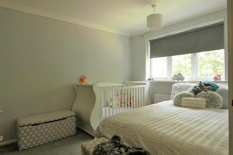 7 Coopers Road, Northfleet, Gravesend, DA11 7BA