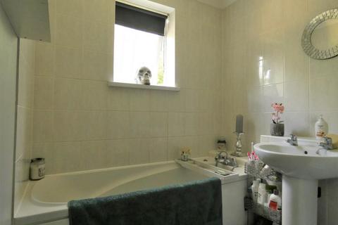 7 Coopers Road, Northfleet, Gravesend, DA11 7BA