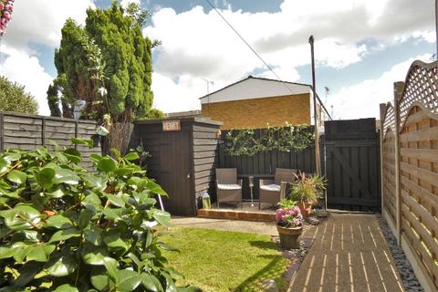 7 Coopers Road, Northfleet, Gravesend, DA11 7BA