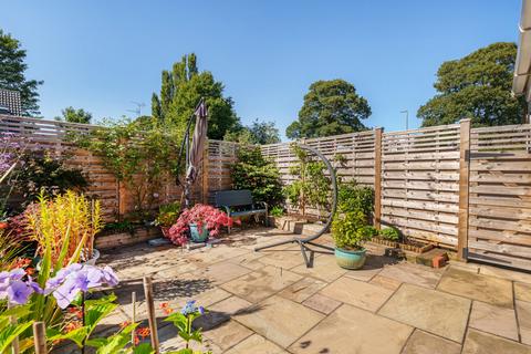 1 Lacey Grove, Wetherby, LS22 6RL