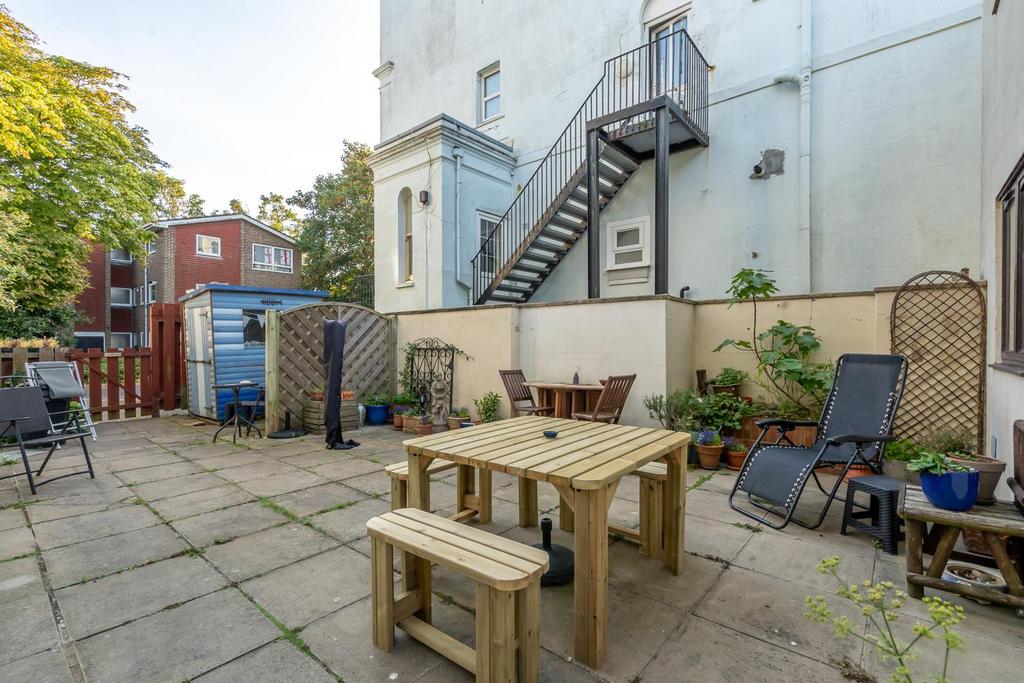 Norfolk Square, Bognor Regis 1 bed flat £160,000