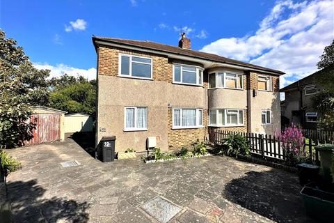 32a Transmere Close, Petts Wood, Orpington, BR5 1DX