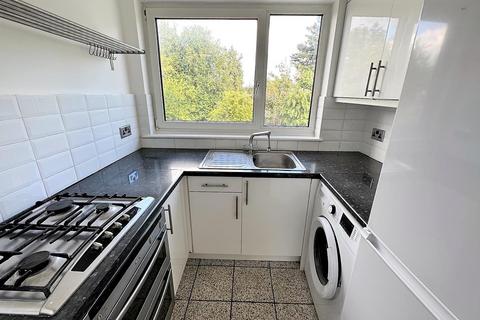 32a Transmere Close, Petts Wood, Orpington, BR5 1DX