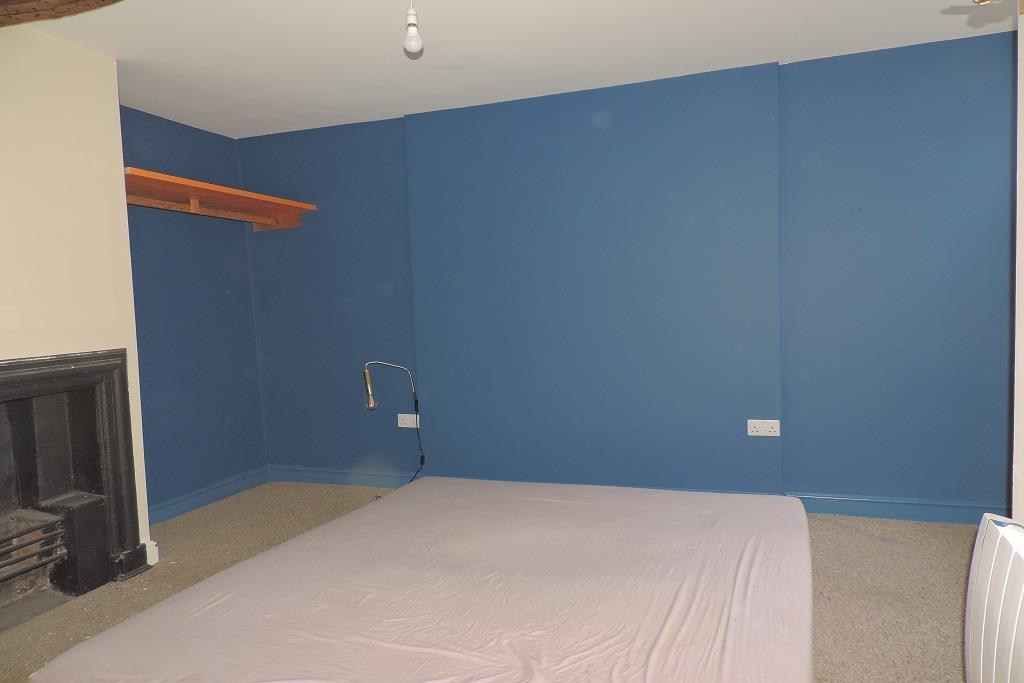 Back bedroom.jpg