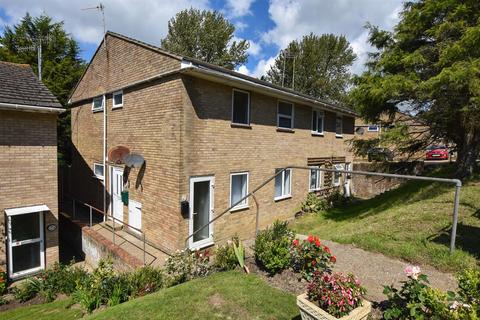 10 Brackendale, Hastings, TN35 5HN