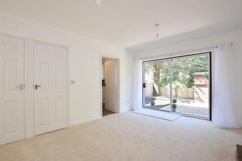 10 Brackendale, Hastings, TN35 5HN