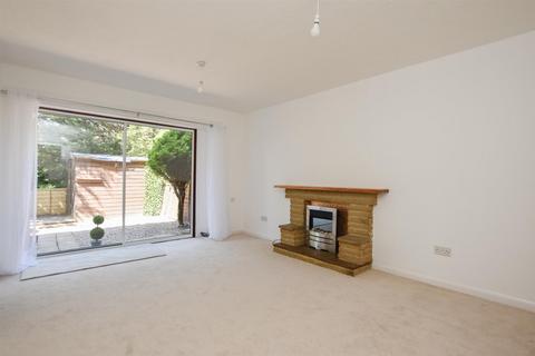 10 Brackendale, Hastings, TN35 5HN