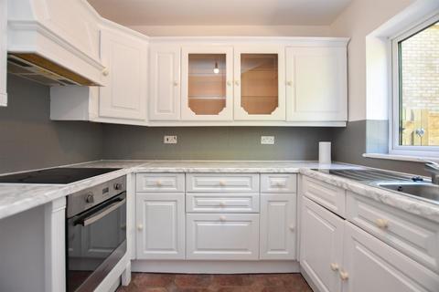 10 Brackendale, Hastings, TN35 5HN