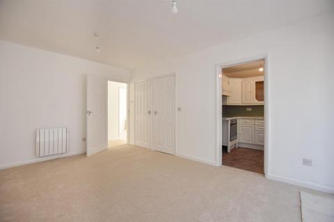 10 Brackendale, Hastings, TN35 5HN