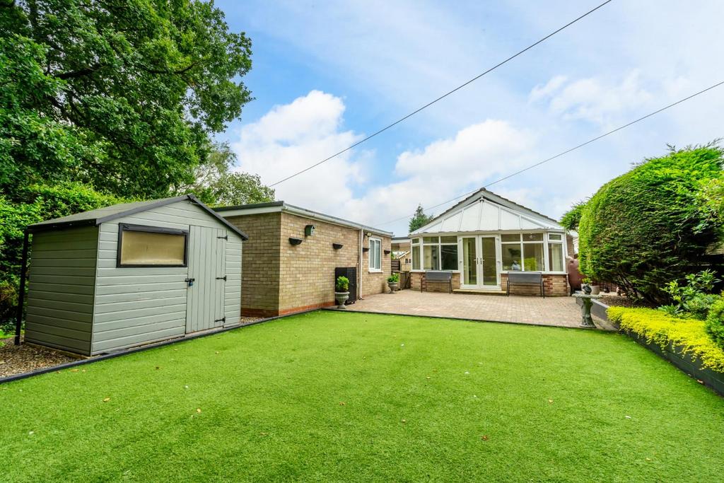 Ryecroft Avenue, Woodthorpe, York 2 bed detached bungalow £350,000