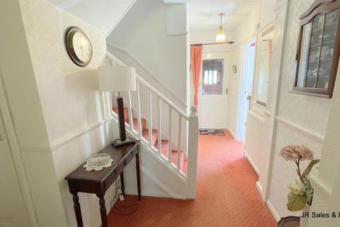 5 The Drive, Goffs Oak, Waltham Cross, EN7 5NZ