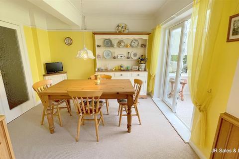 5 The Drive, Goffs Oak, Waltham Cross, EN7 5NZ