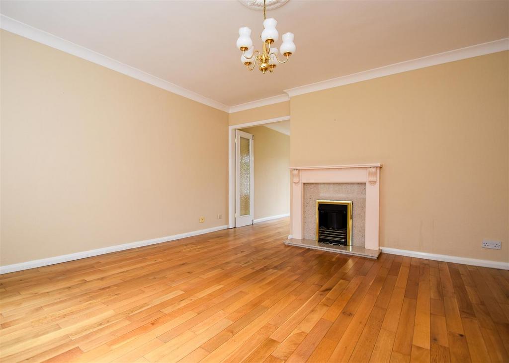 34 Castlecroft Road, Finchfield, Wolverhampton 3 bed semidetached