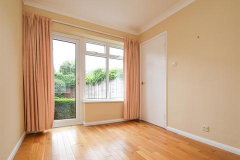34 Castlecroft Road, Castlecroft, Wolverhampton, WV3 8BZ