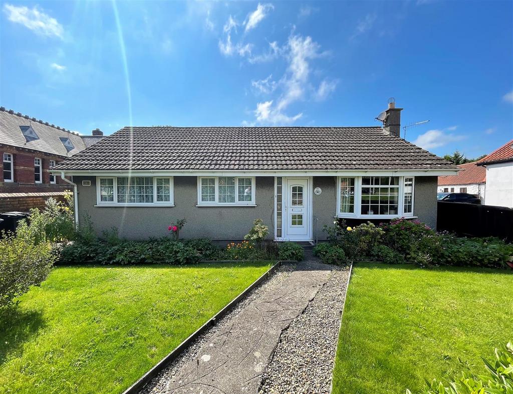 Main Street, Seamer, Scarborough 3 bed detached bungalow for sale £