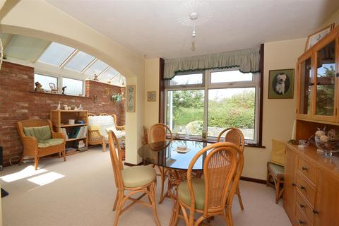 3 bedroom detached bungalow for sale - RYDE OUTSKIRTS