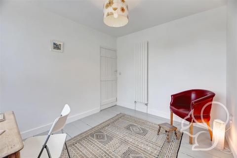 68 Firs Chase, West Mersea, Colchester, CO5 8NN