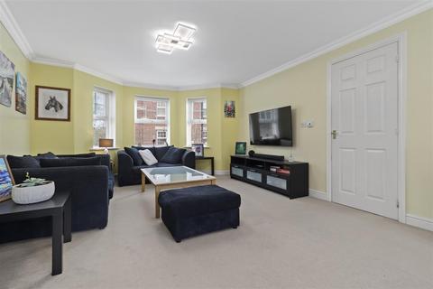 5 bedroom semi-detached house for sale, Malthouse Way, Hellingly