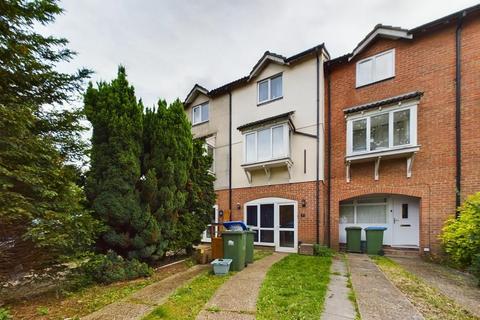 2 Berkeley Close, Polygon, Southampton, SO15 2TR