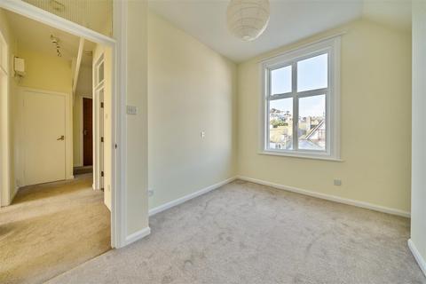 2 bedroom penthouse for sale, South Embankment, Dartmouth