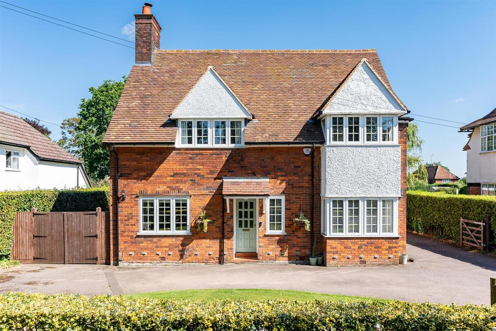 Swangleys Lane, Knebworth 6 bed detached house £1,250,000