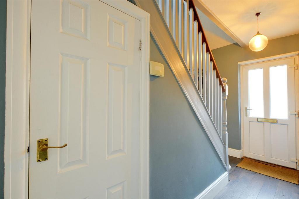 Hallway 1.jpeg