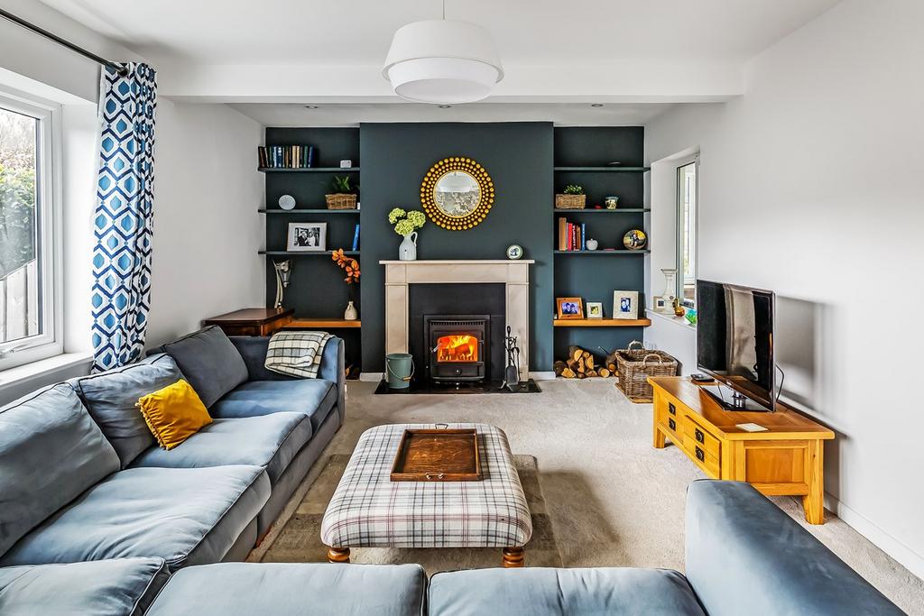 Stoneleigh Road, Oxted, RH8 4 bed detached house £1,000,000
