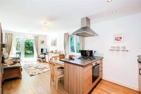 17 Louisa Oakes Close, London, E4 8AS