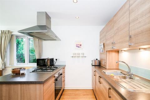 17 Louisa Oakes Close, London, E4 8AS