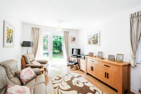 17 Louisa Oakes Close, London, E4 8AS