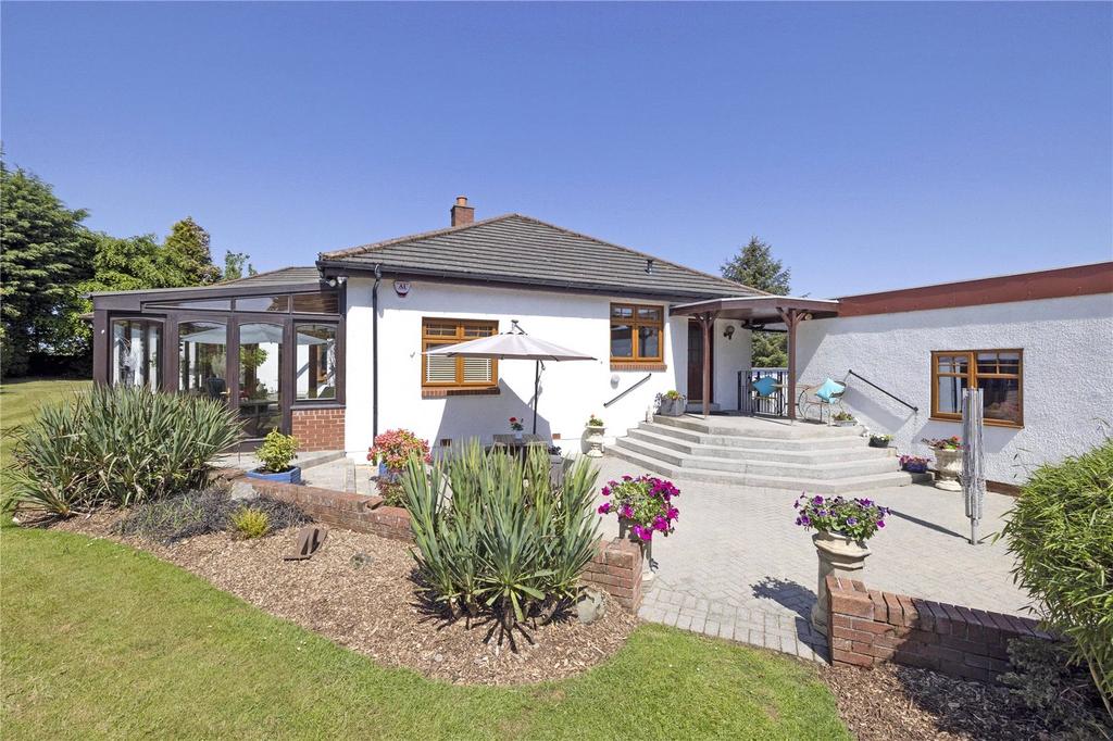 Raw Holdings, East Calder, EH53 3 bed bungalow for sale £525,000