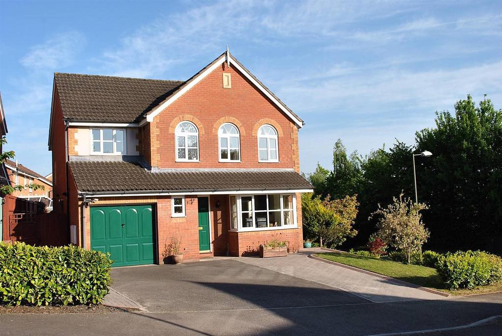 Lydney, Gloucestershire 4 bed detached house for sale £395,000