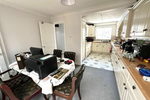 2 Broadhurst Drive, Northampton, NN3 9XB