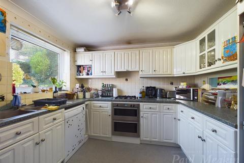 80 Brookscroft, Croydon, CR0 9NB