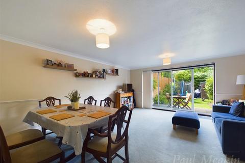 80 Brookscroft, Croydon, CR0 9NB
