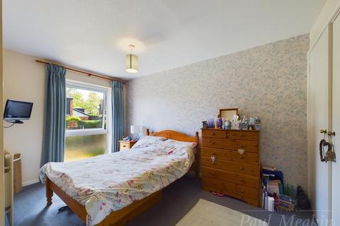 80 Brookscroft, Croydon, CR0 9NB