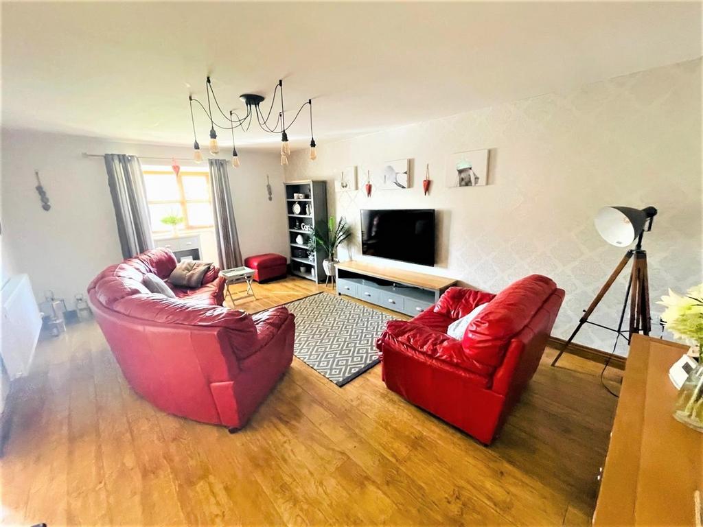 LOUNGE 2.jpg
