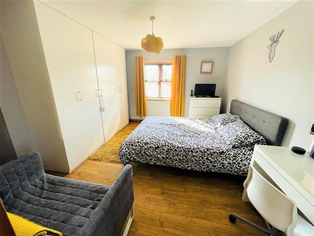 BED 1 2.jpg