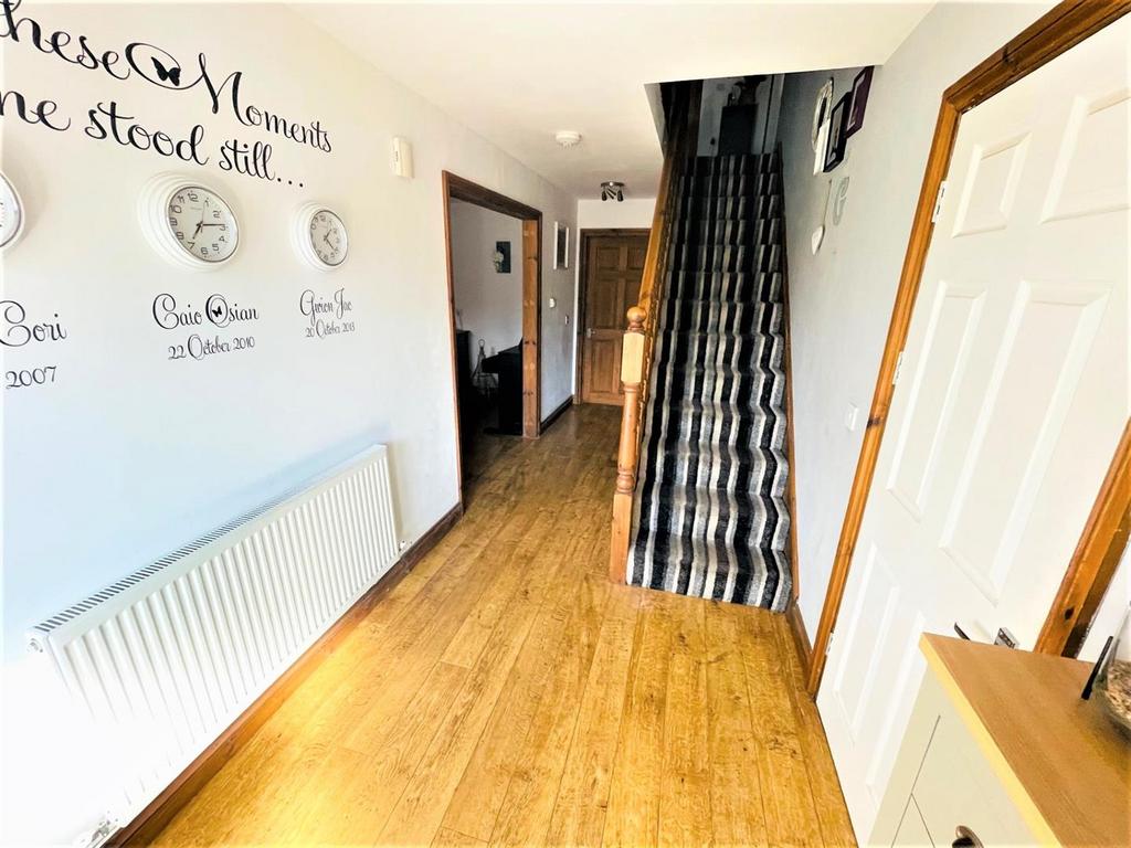 HALLWAY.jpg