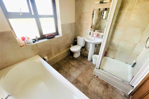 2 Clos Y Celyn, Kidwelly, SA17 4SX