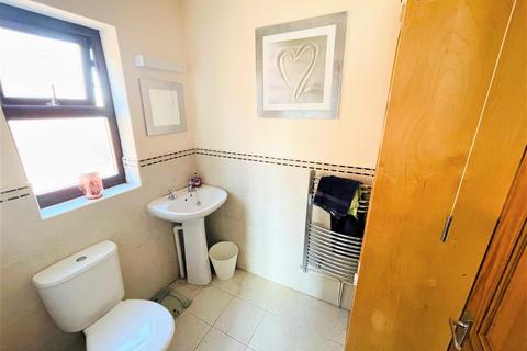 2 Clos Y Celyn, Kidwelly, SA17 4SX