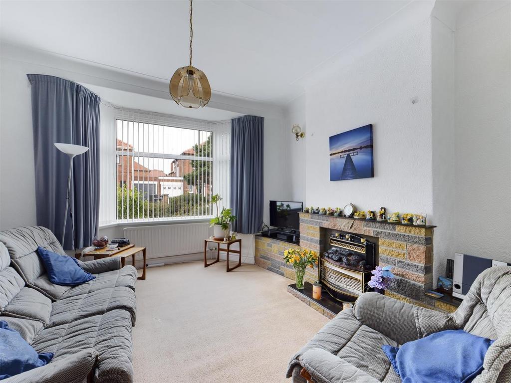 Hatherton Avenue, Cullercoats 3 bed semidetached house for sale £300,000