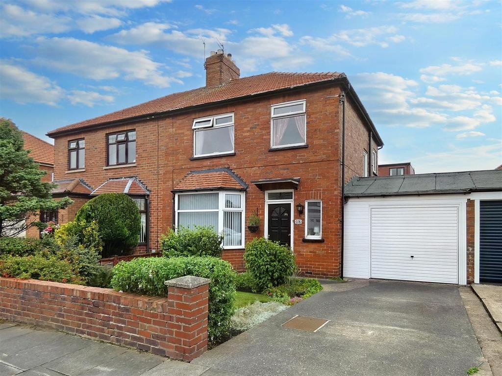 Hatherton Avenue, Cullercoats 3 bed semidetached house £300,000